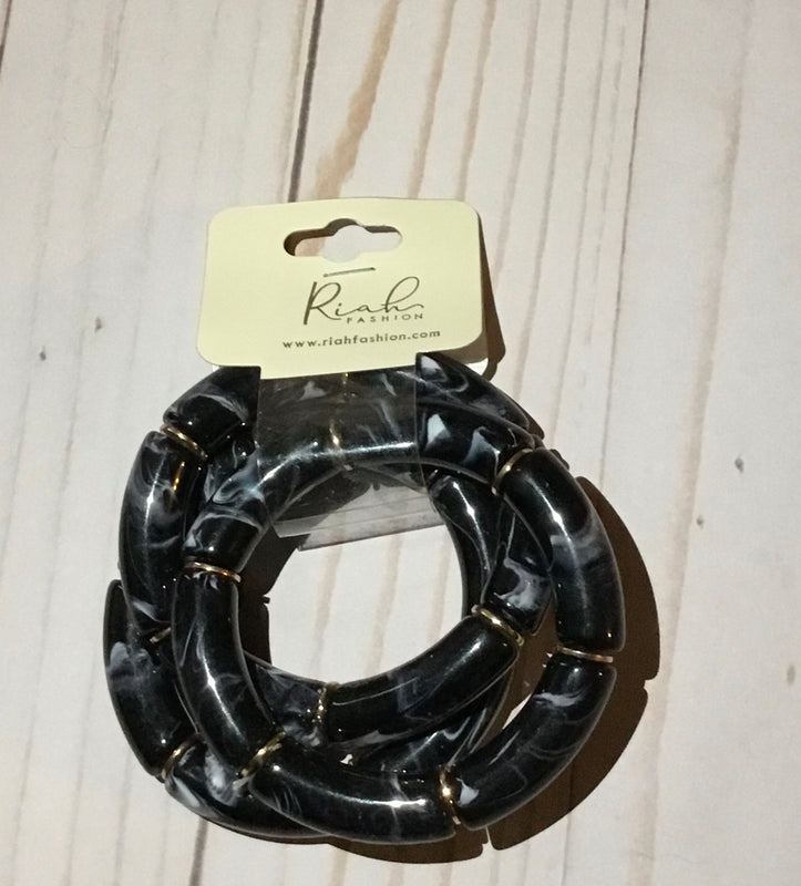 Acrylic bangle set 3-piece acrylic bangle set Acrylic bracelet trio Set of 3 acrylic bangles Stackable acrylic bangles Acrylic cuff bracelet set Clear acrylic bangle set Chunky acrylic bangle set Modern acrylic bangle trio Fashion acrylic bangle set Acrylic resin bangle set Trendy acrylic bangle set Stylish acrylic bracelet set Acrylic statement bangle set Multi-color acrylic bangle set