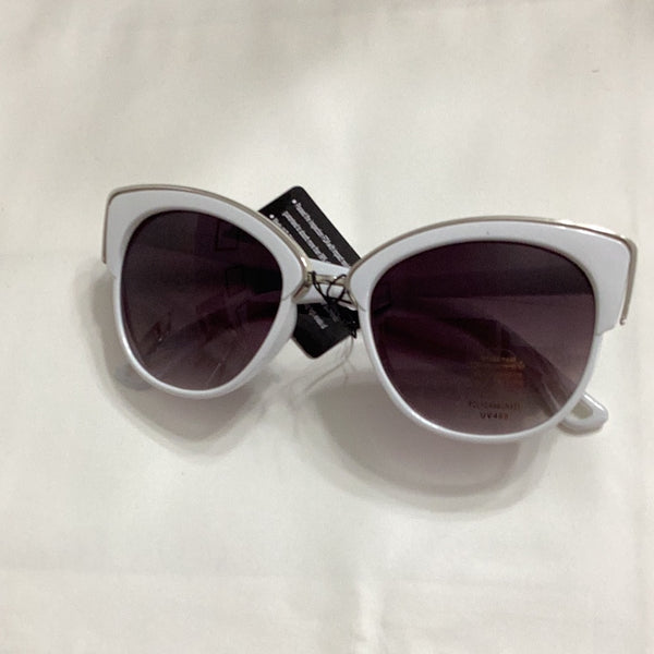 White classic sunglasses